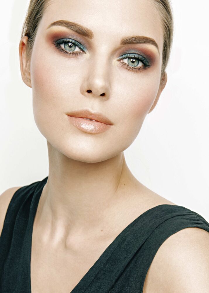 Hot Chili Lip Booster – modelka prezentująca efekt