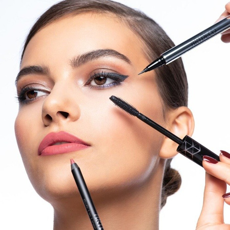 HIGH PRECISION LIQUID LINER Eyeliner do powiek z precyzyjną końcówką