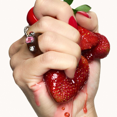 PUPA Milano Pleasure Olejek do ust - 003 Yummy Strawberry , 5 ml